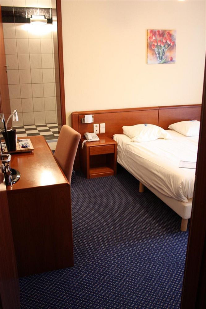 Hotel Royal Зелзат Екстериор снимка